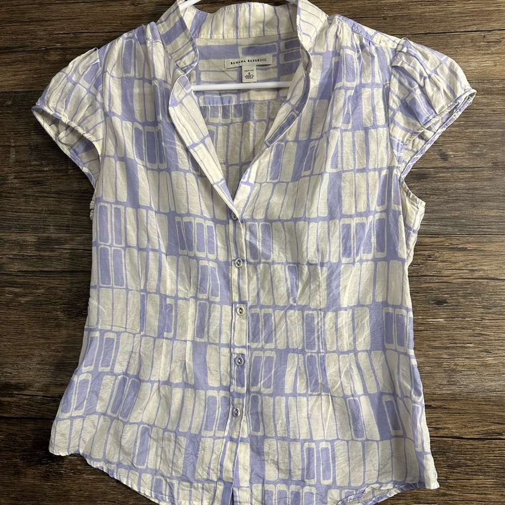 Banana Republic Lavender and Cream ‎ Silk Blend Blouse